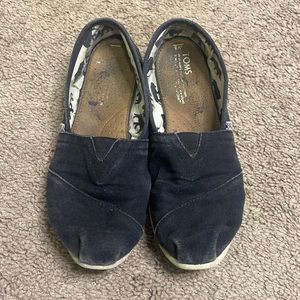 TOMS canvas shoe